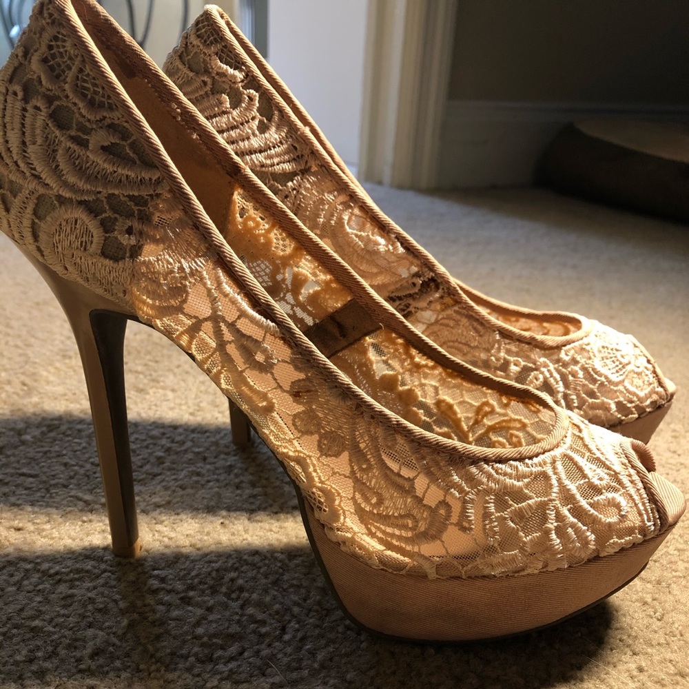 Mix No. 6 Nude Lace Pumps size 9.5